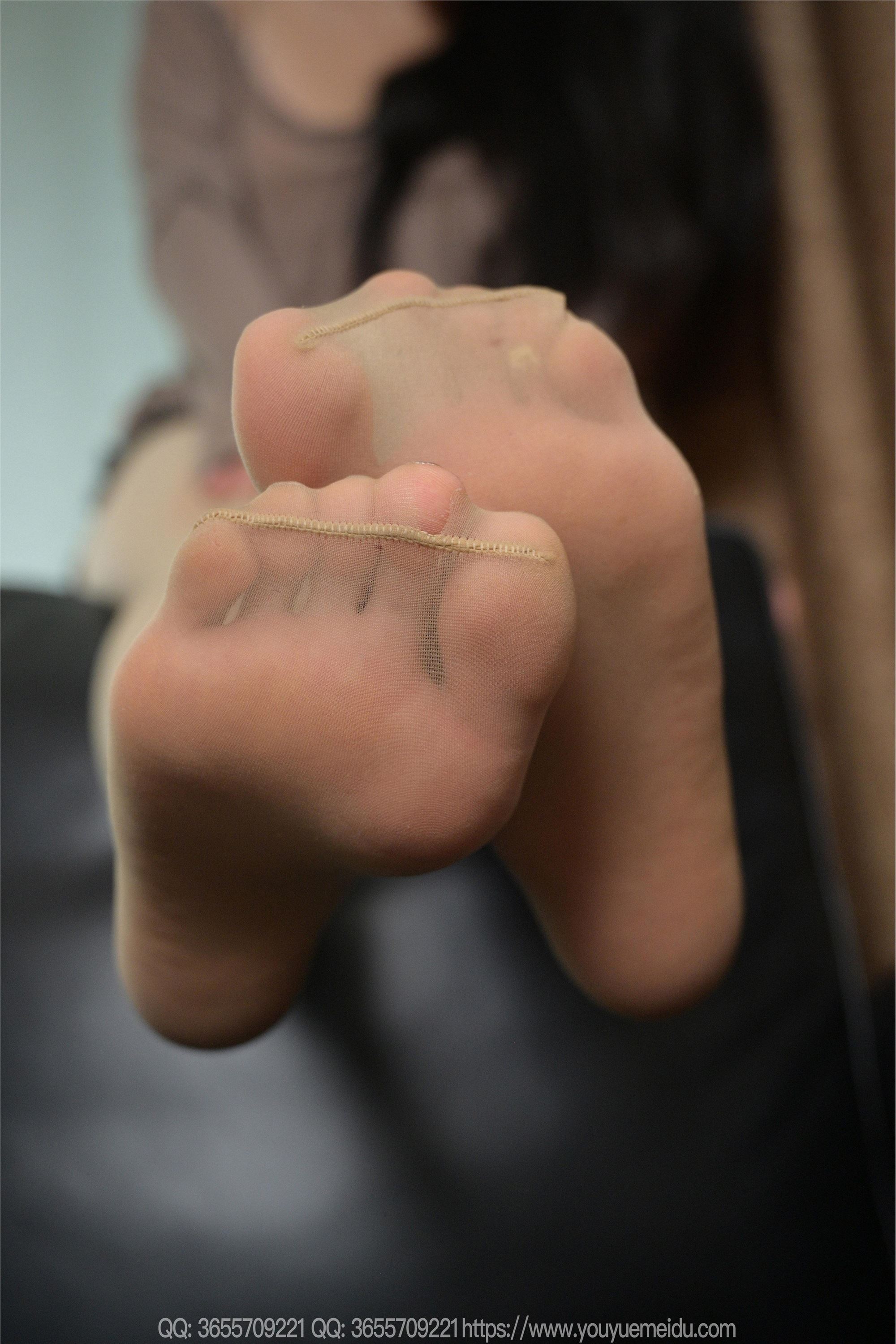 IESS异思趣向  2025.05.15 丝享家 2054 兔兔《白袜靴子》